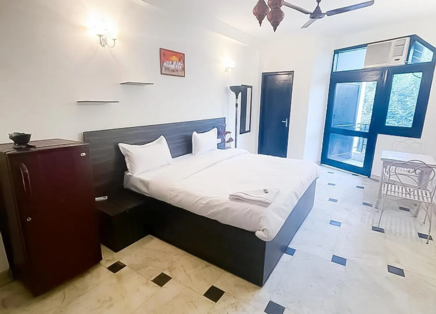 *** Hotel C-49 Hauz Khas Inn India