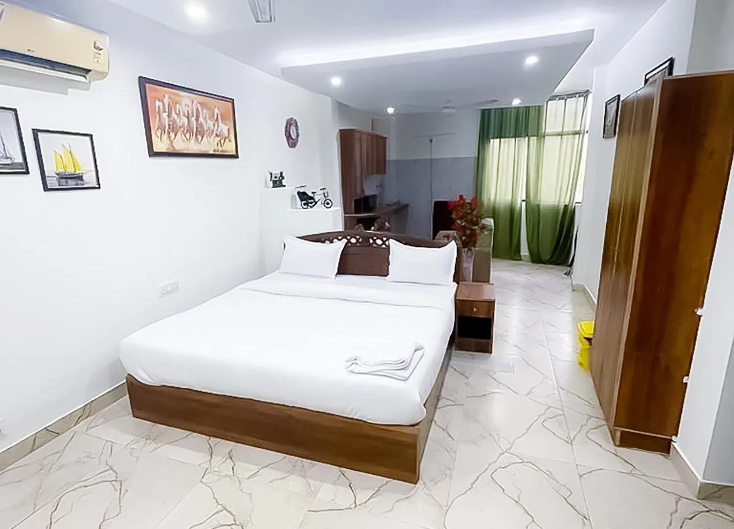 Hotel C-49 Hauz Khas Inn